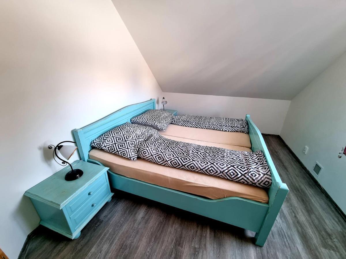 Dum A Chatka Pod Smrkem Nove Mesto pod Smrkem Ngoại thất bức ảnh